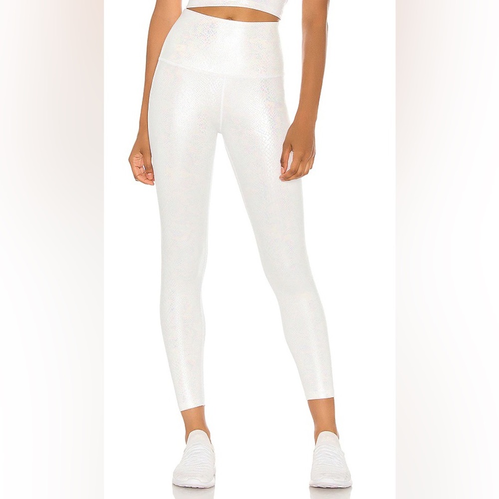 Beyond Yoga white shimmer S